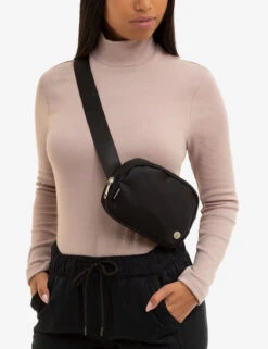 U.S. Polo Assn. CLASSIC ZIP BELT BAG